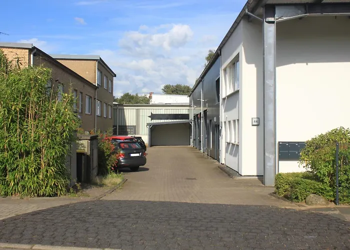 R B Am Airport - 1-4 Personen - Kueche - Smart Tv - Waschtrockner - Kostenloser Parkplatz - Perfekt Fuer Geschaeftsreisende Und Familien Apartament Hamburg